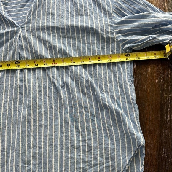 🎉Women’s long sleeve H&M shirt - Size Small - blue w/white vertical stripes - Picture 12 of 12